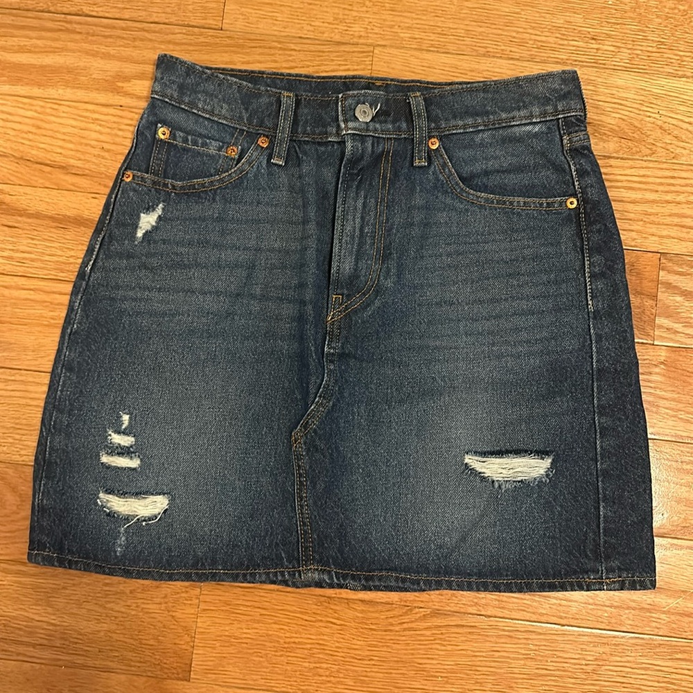 Levi jean skirt size 29